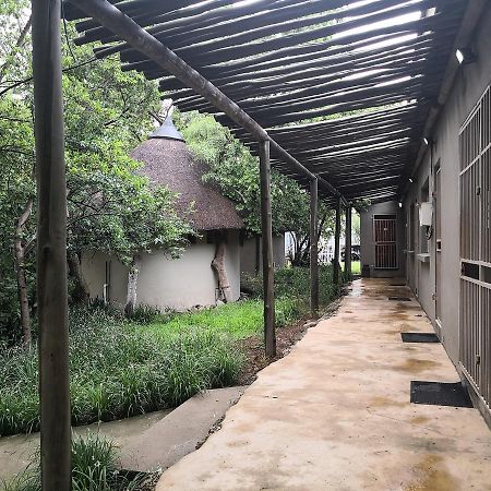 Touch Of Africa Lodge Lanseria Luaran gambar