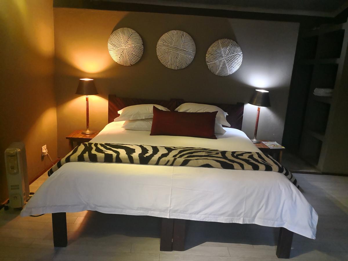 Touch Of Africa Lodge Lanseria Luaran gambar