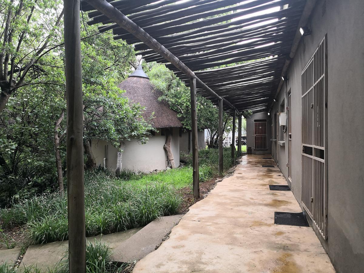Touch Of Africa Lodge Lanseria Luaran gambar