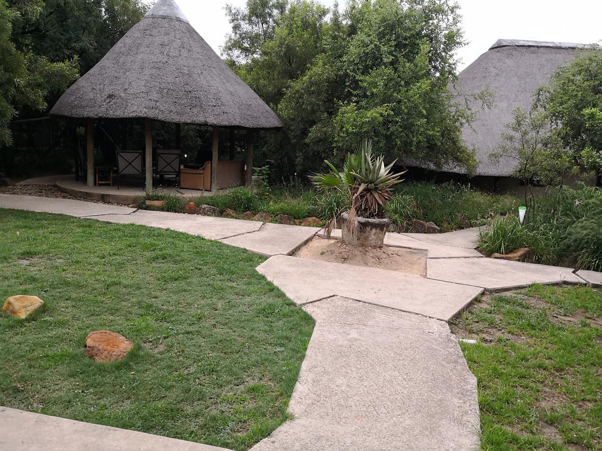 Touch Of Africa Lodge Lanseria Luaran gambar